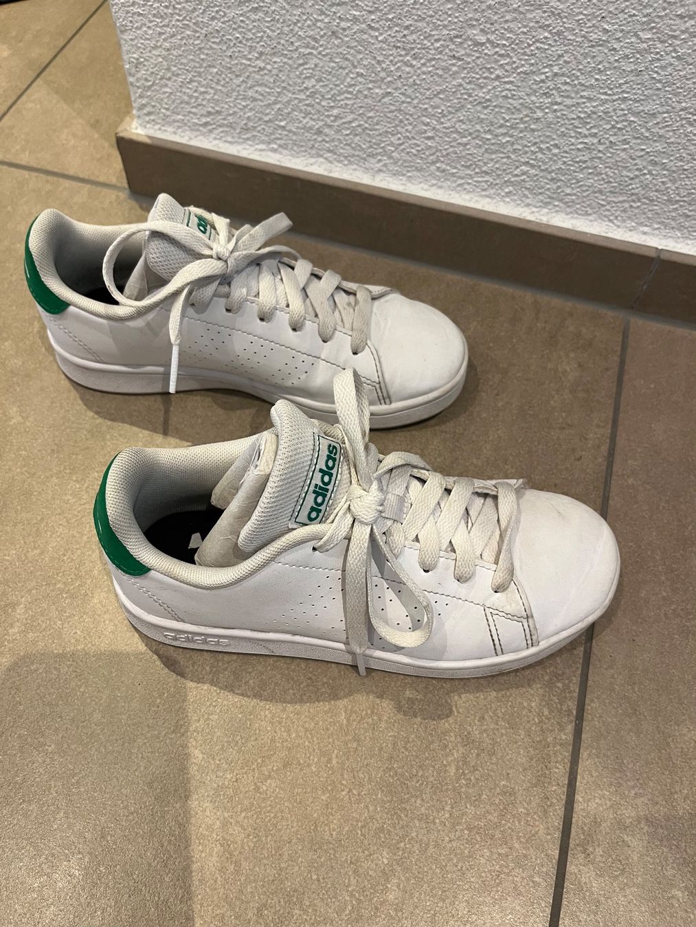 Adidas Scarpe per ragazzi: ***ADIDAS*** Sneaker Gr. 33! – Usato da Volketswil venduto da Kephren 1