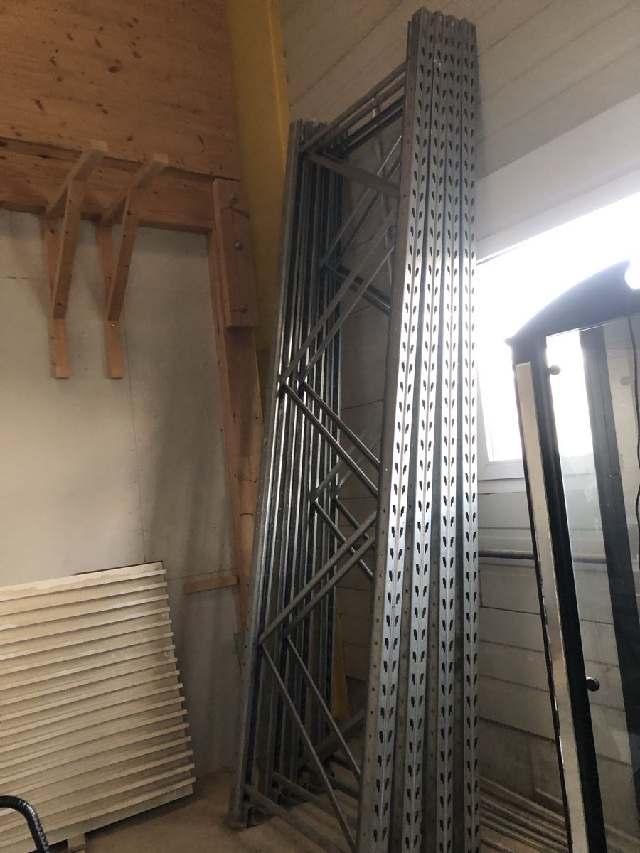 Étagères: Rack à palettes  – D'occasion à Lossy par Bmwpassion