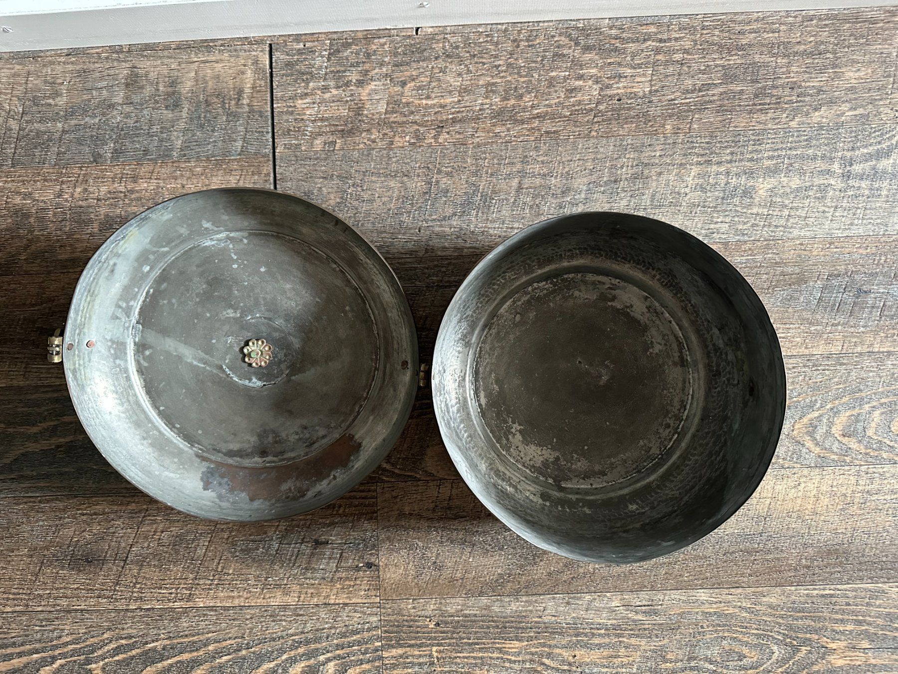 Pots: Grosse antike Messing-Deckeldose Ø 24 cm – D'occasion à Luzern par Tsugumi0 2