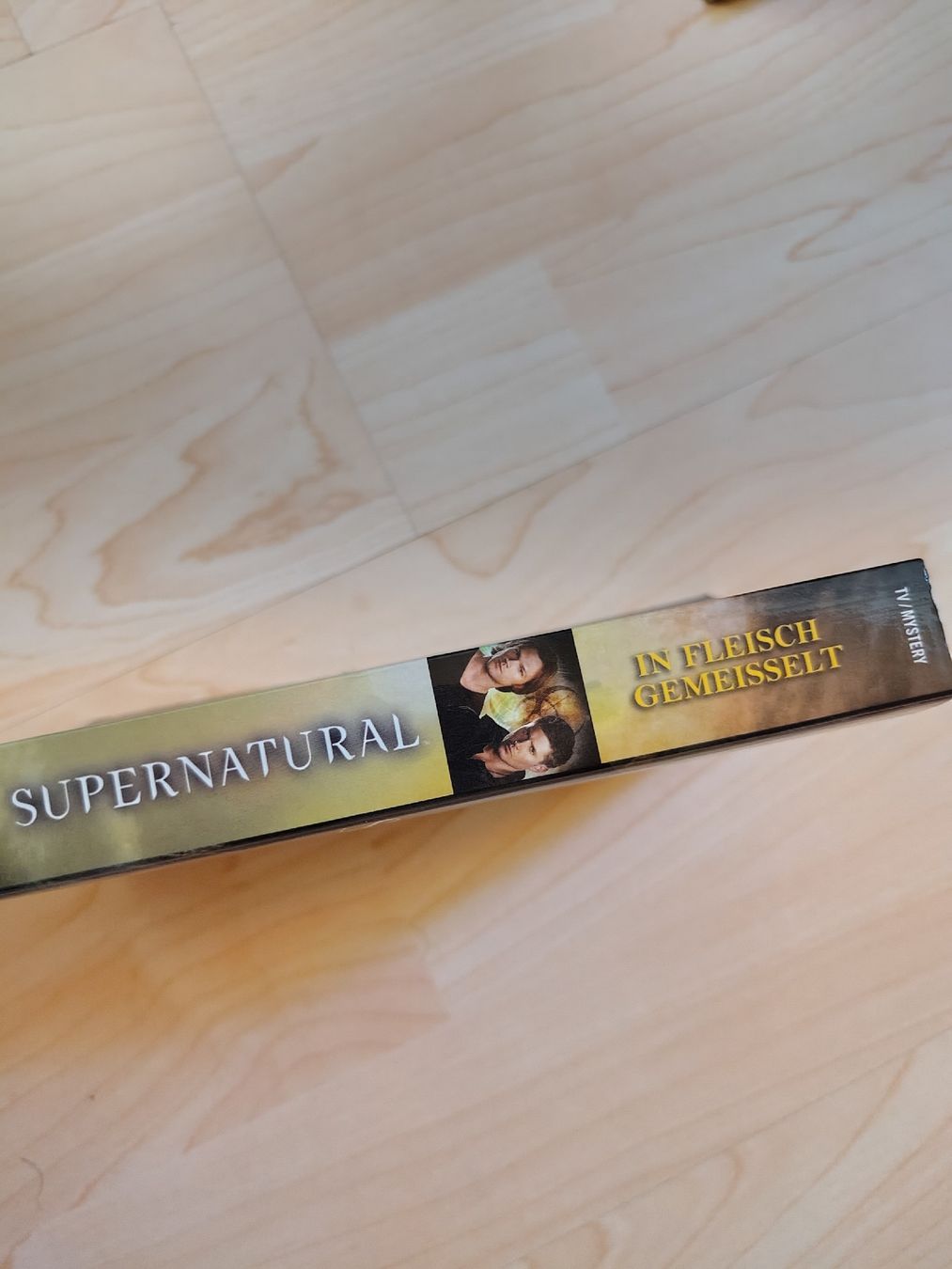 Libri: Supernatural - in Fleisch gemeisselt – Nuovo (secondo la descrizione) da Burgdorf venduto da achill3s 2