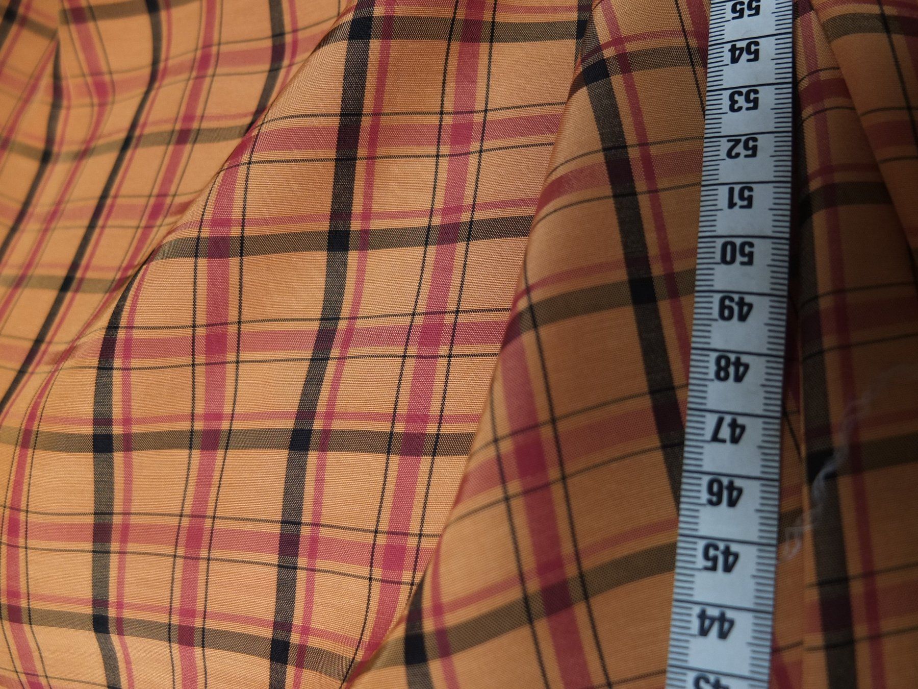 Tessuti: Leichter Stoff 76 Viskose/Polyester Orange Karo B155 L140 – Nuovo (secondo la descrizione) da St. Margrethen SG venduto da Profitboerse 2