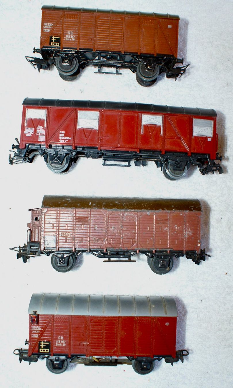 Märklin Modelleisenbahnen: Lot de 4 wagons Marklin avec fin de convoi éclairé – Gebraucht aus Morrens VD von alain50