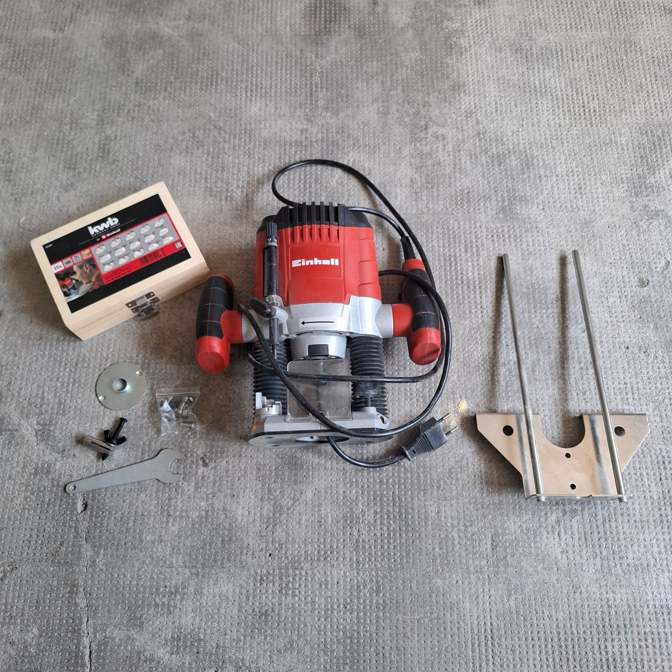 Einhell Tutte le macchine: Défonceuse Einhell – Usato da Neuchâtel venduto da Rochawood 1