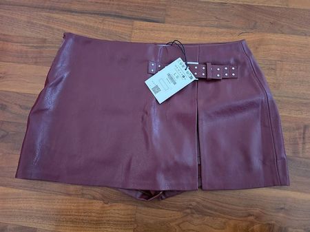 Bershka Rock aus Lederimitat in Bordeaux