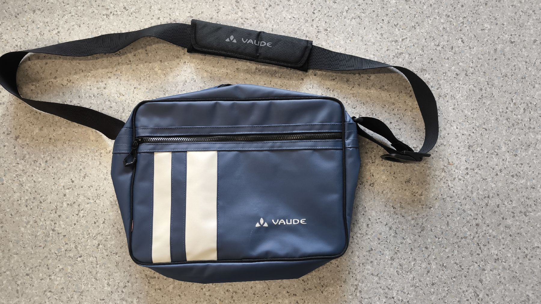 Vaude Borse: Vaude Umhängetasche L - fast neu – Nuovo (secondo la descrizione) da Ebikon venduto da brombomboli