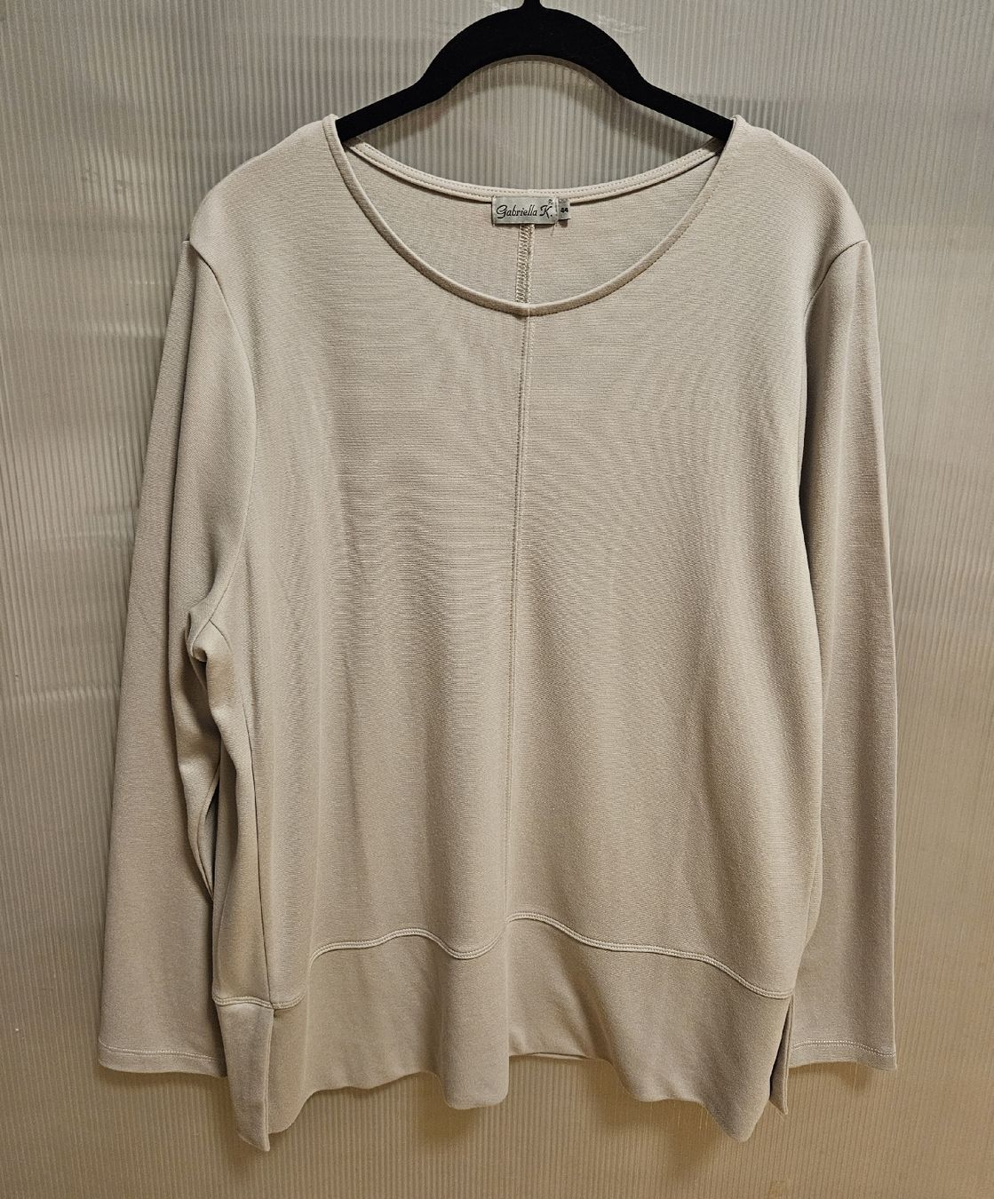 Pullover & Sweatshirts: uni Pulli-Shirt Gr. 44 - Gabriella K. - Spendenaktion – Neu (gemäss Beschreibung) aus Unterkulm von Beljasch