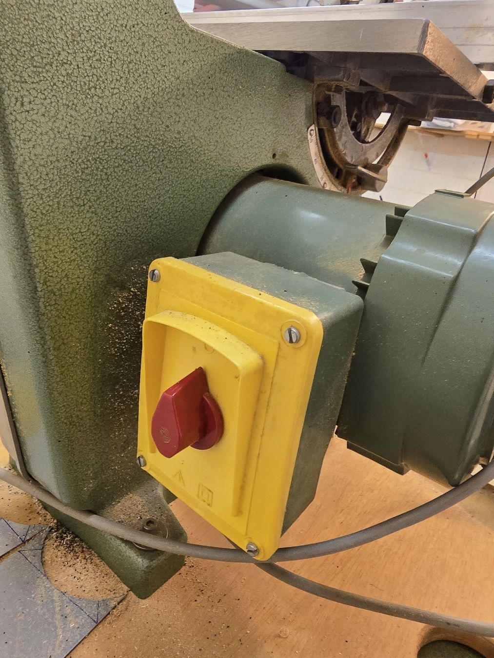 Inca Tutte le macchine: INCA Bandsäge 220 Volt – Usato da Neuenkirch venduto da bachforelle06 2