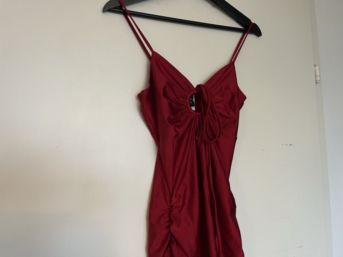 Vestiti: Red dress – Nuovo (secondo la descrizione) da Glattbrugg venduto da JP1998 1