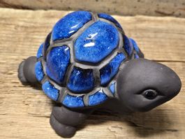 Keramik Schildkröte blau glasiert matt grauer Korpus Deko 