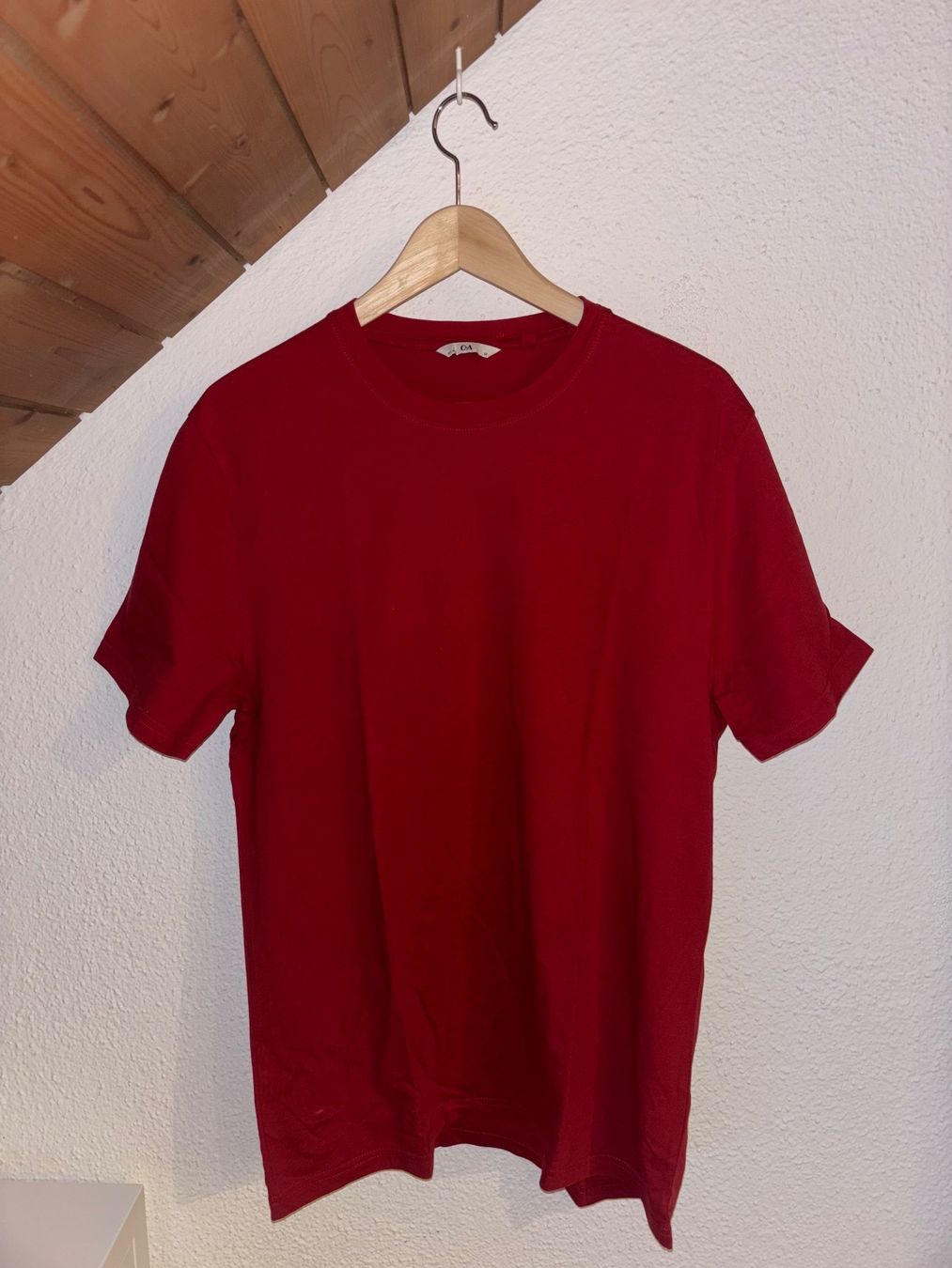 C&A T-shirt: Uni rotes Shirt – Usato da Rutschwil venduto da win.JL