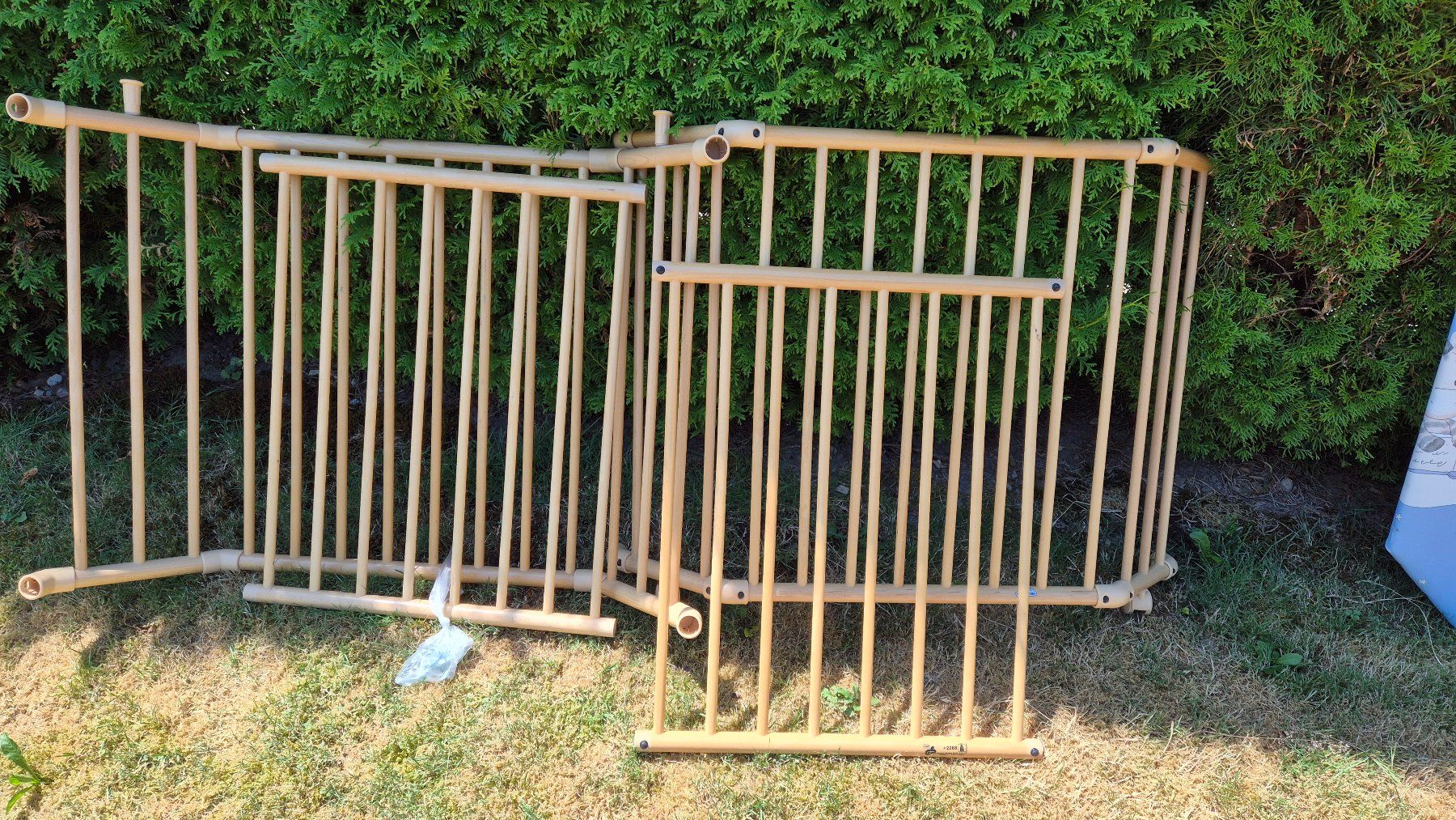 Geuther Box & Barriere di sicurezza: Geuther Laufgitter 8eckig – Usato da Wasen im Emmental venduto da asstaehli 1