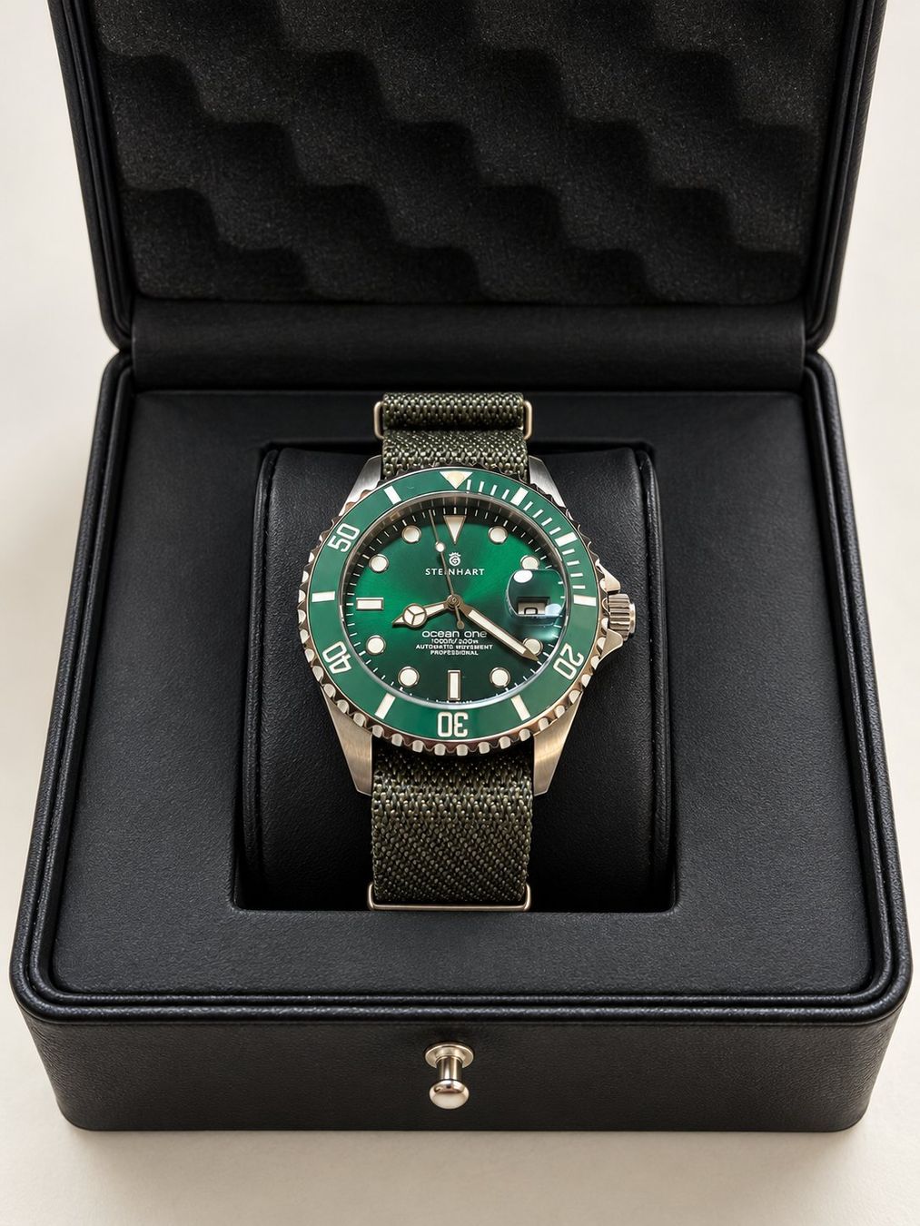 Steinhart Orologi: Steinhart Ocean One Double-Green Ceramic Premium 39mm – Usato da Frauenfeld venduto da wiseoldman