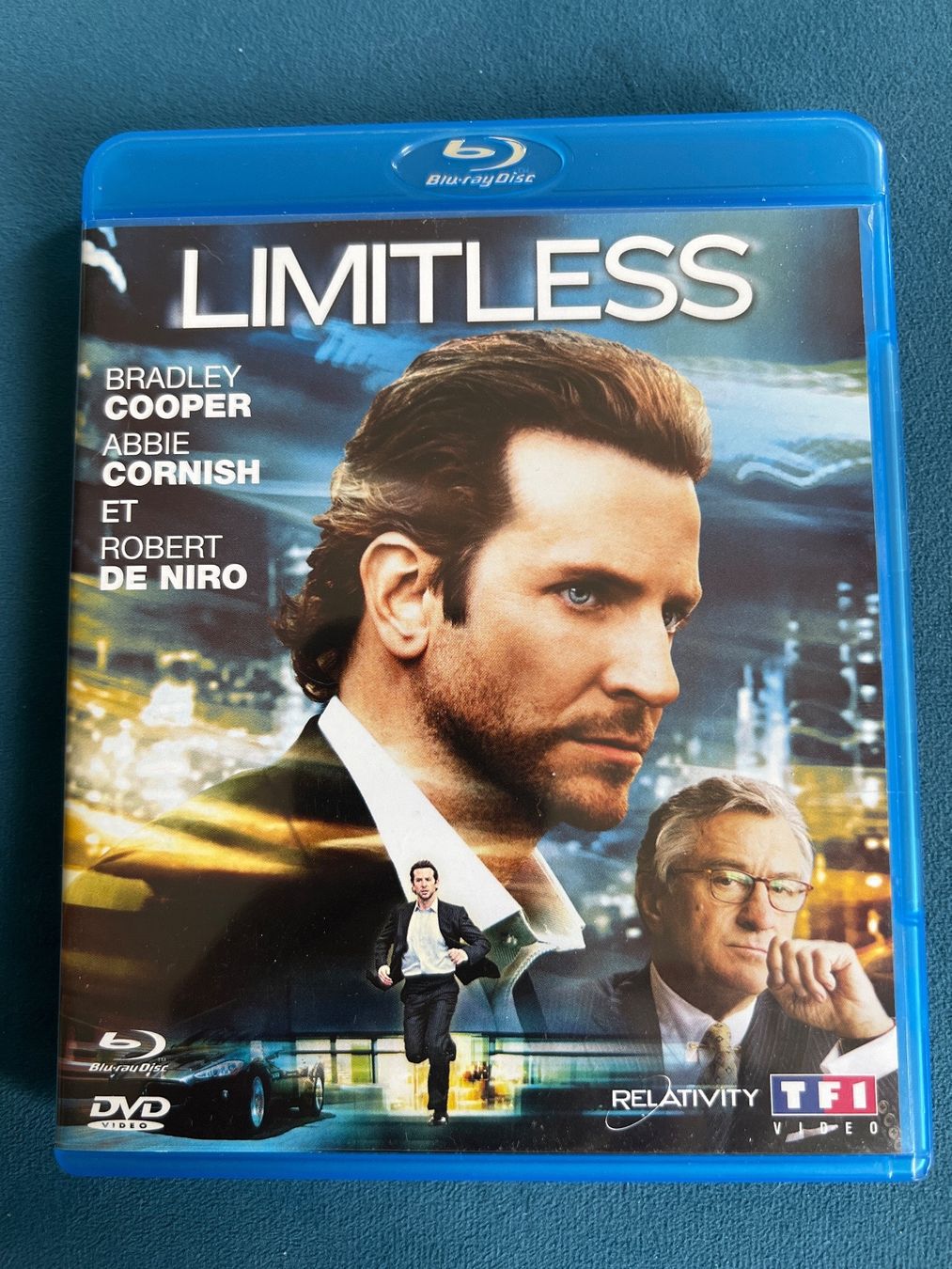 Tous les DVDs: Blu-ray « Limitless » avec Bradley Cooper et Robert de Niro – D'occasion à Bouveret par Feelgoodtrading