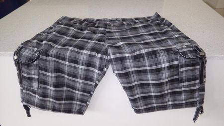 3 neue Herren Bermudas Hosen, gleiche Ausführung, Gr. 46