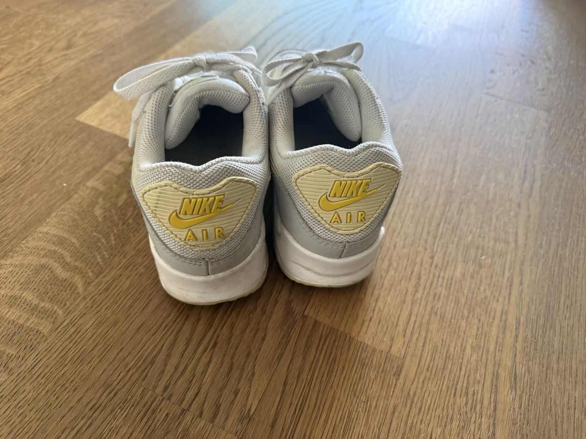 Nike Chaussures femmes: Nike Turnschuhe  – D'occasion à Schenkon par NaBr 2