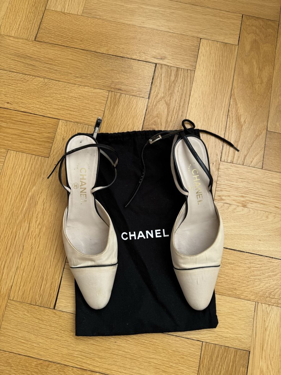 Chanel Scarpe da donna: Slingback Chanel beige schwarz – Usato da Solothurn venduto da Hage_