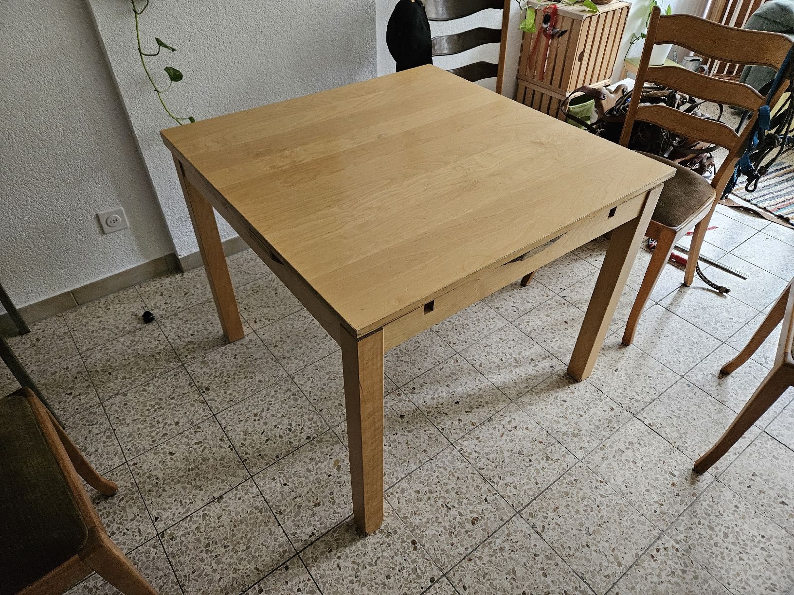 Tables: table en bois d'intérieur démontable – D'occasion à Genève par guigui013 1