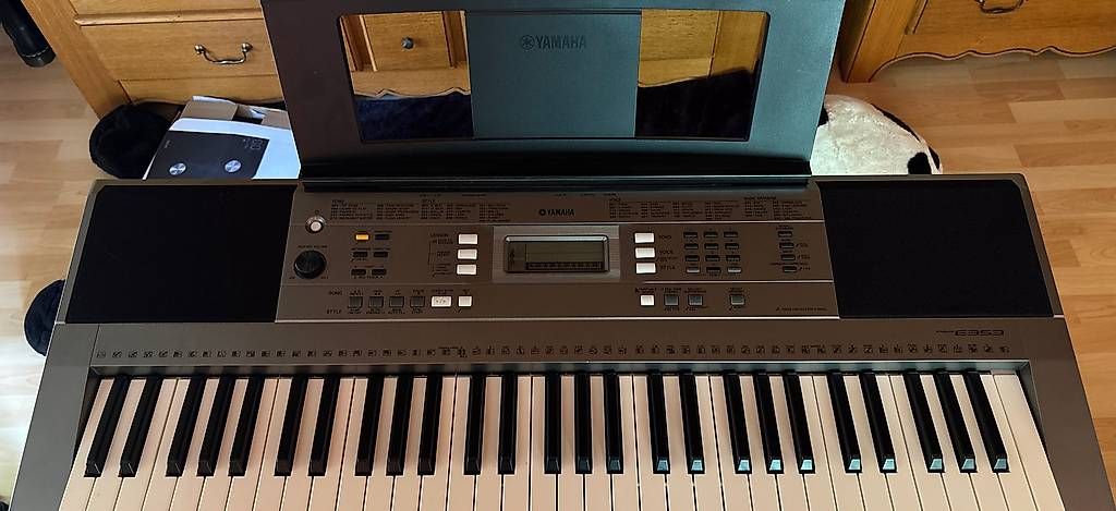 Instruments de musique: Piano électrique  – D'occasion à Les Avanchets par 3aliiciamj 1