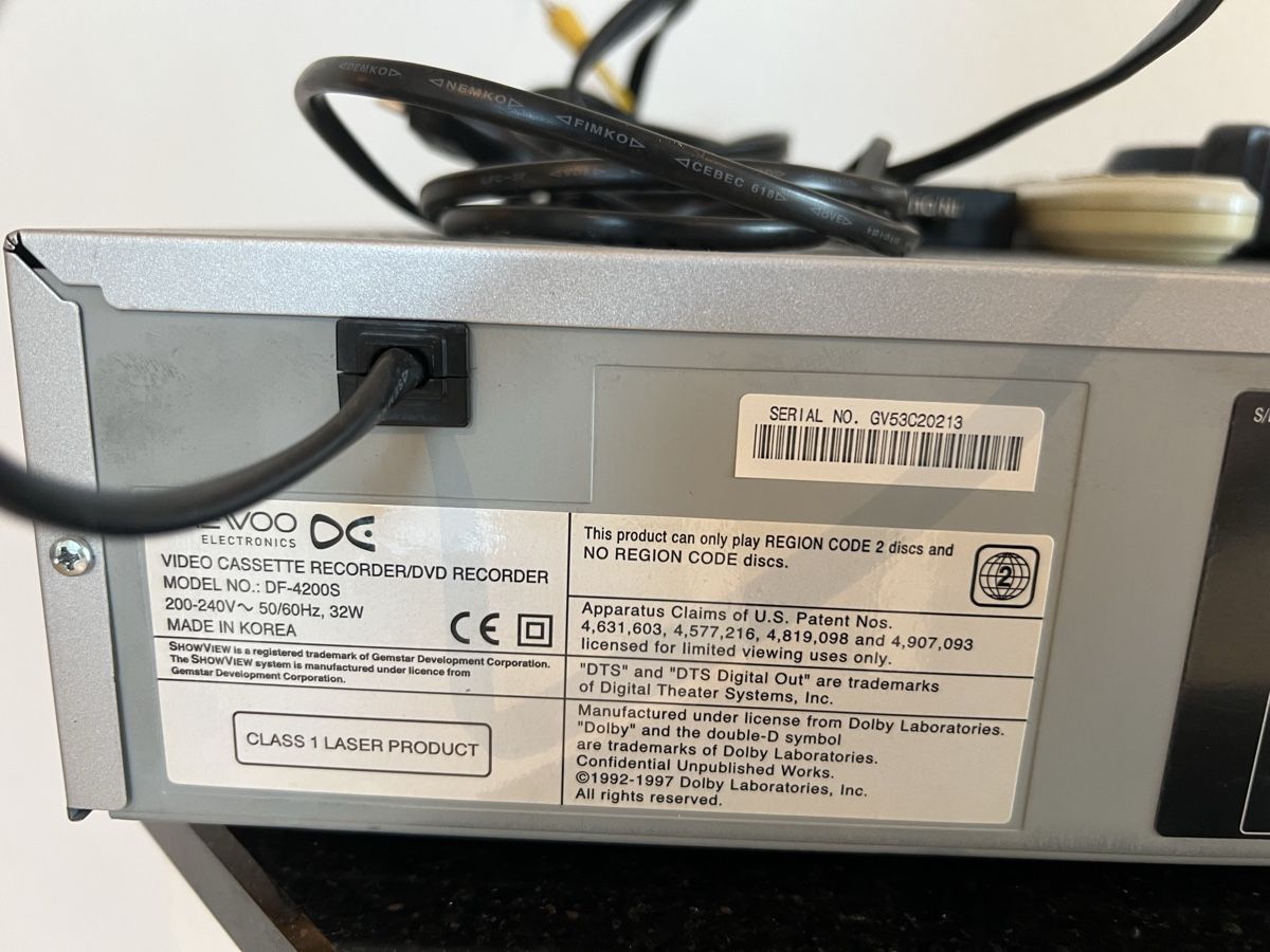 Daewoo Registratori: Daewoo DVD/VHS-Player, Silber, Inkl. Kabel – Usato da Schongau venduto da Retro_Shop 7