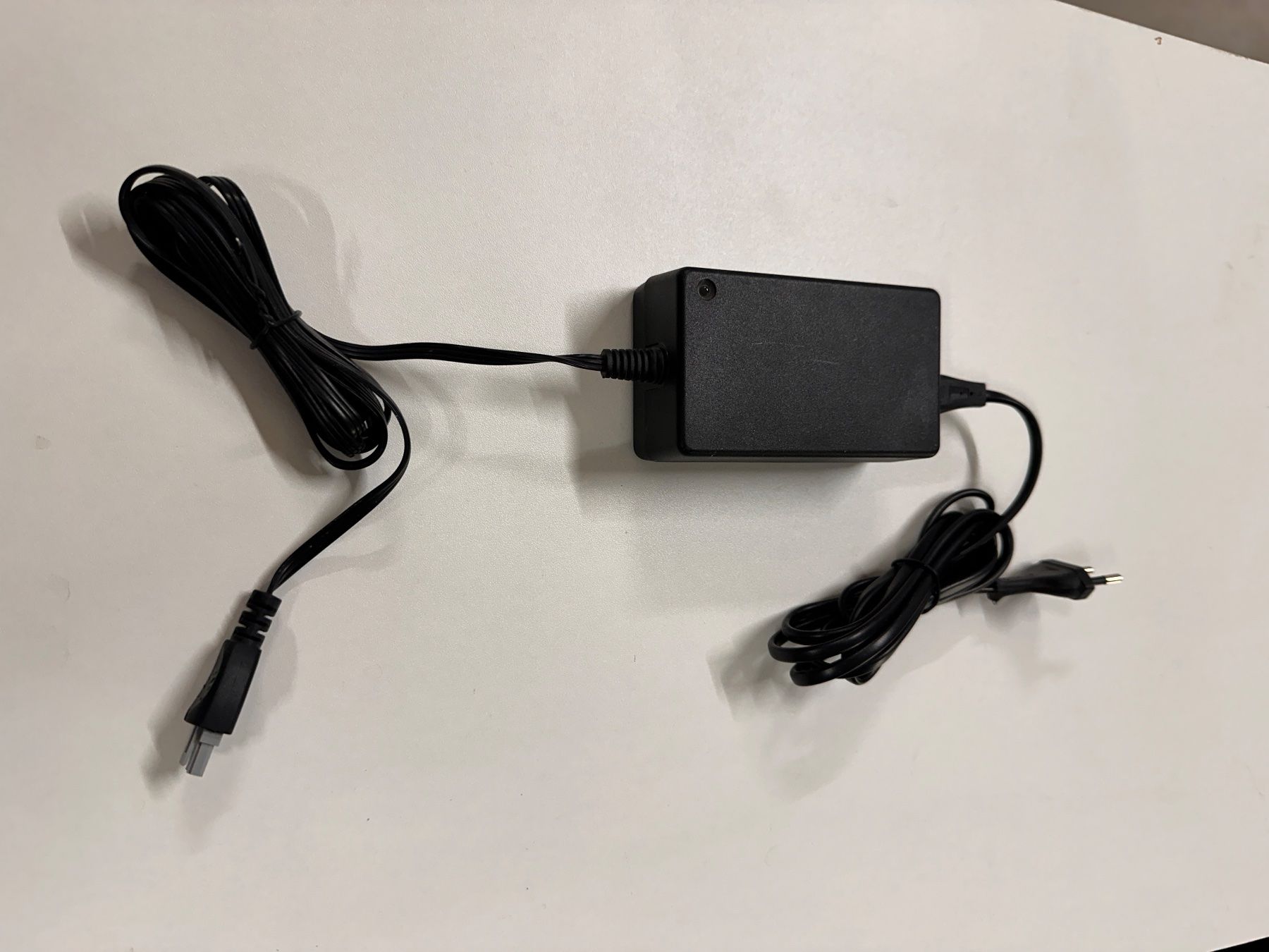 Hewlett Packard Caricabatterie: HP Original Netzteil 0957-2231 – Usato da Luven venduto da Eletto 1