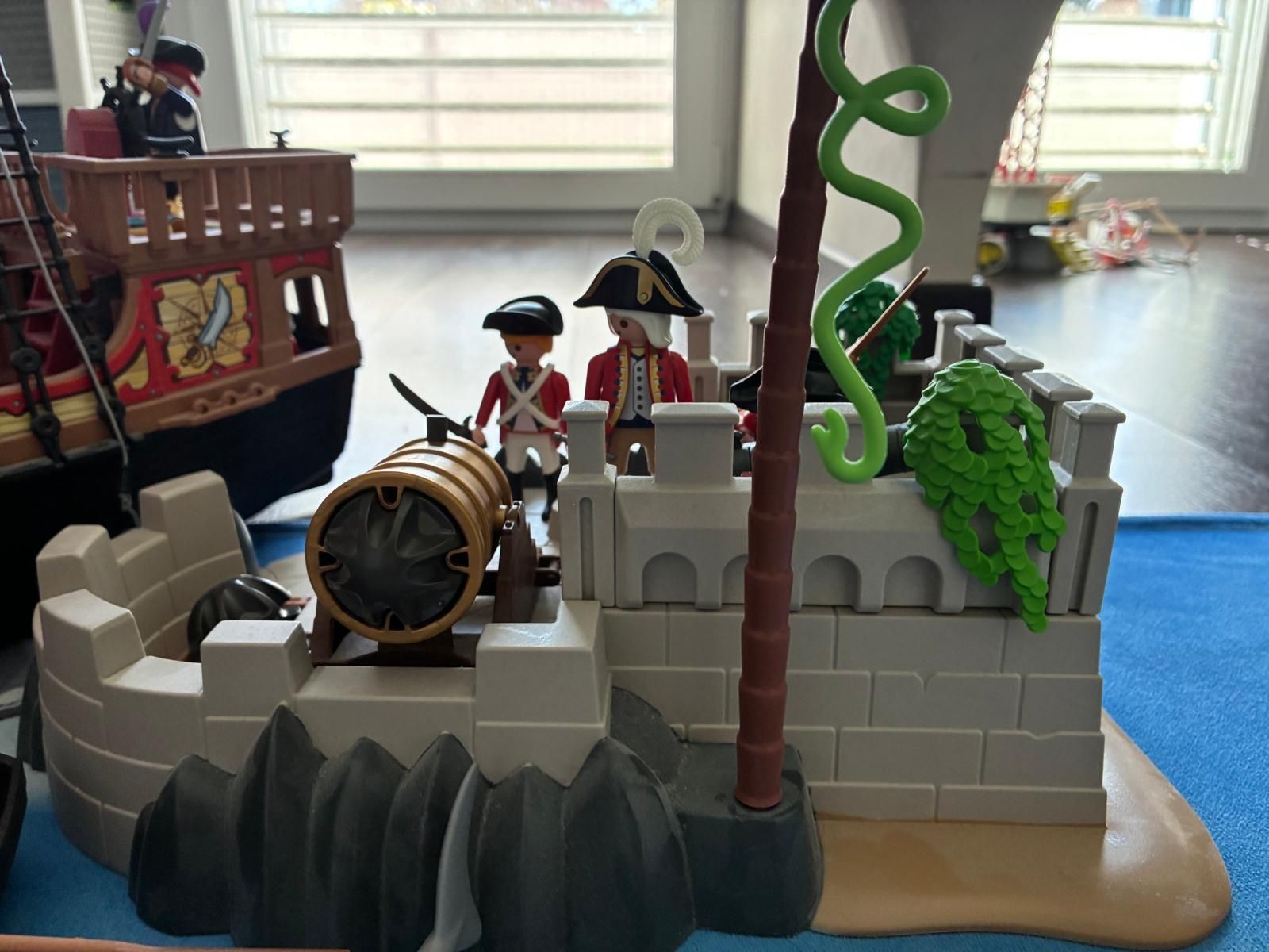Playmobil Giocattoli: Lot Playmobile pirates avec figurines et accessoires – Usato da Le Grand-Saconnex venduto da ber_22nq 4