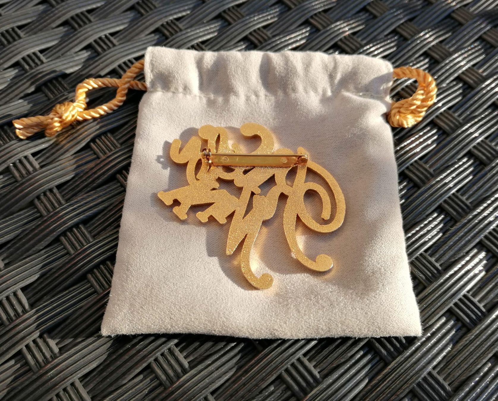 Nina Ricci Spille & Fermagli: Brosche Original  Logo von Nina Ricci – Usato da Winterthur venduto da Jopf1 6