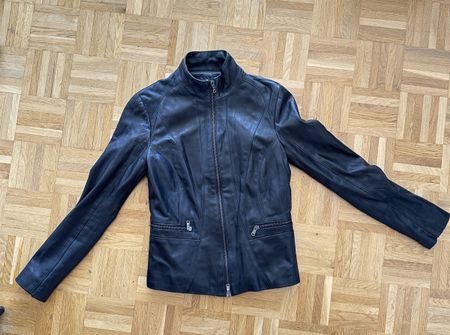 Wunderschöne Taillierte Lederjacke von Vera Pella