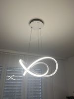 LED Hängeleuchte Design Infinity weiss guter Zustand