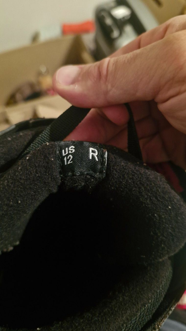 Vans Scarpe da uomo: Snowboard Boots Vans – Nuovo (secondo la descrizione) da Urtenen-Schönbühl venduto da fenteri 4