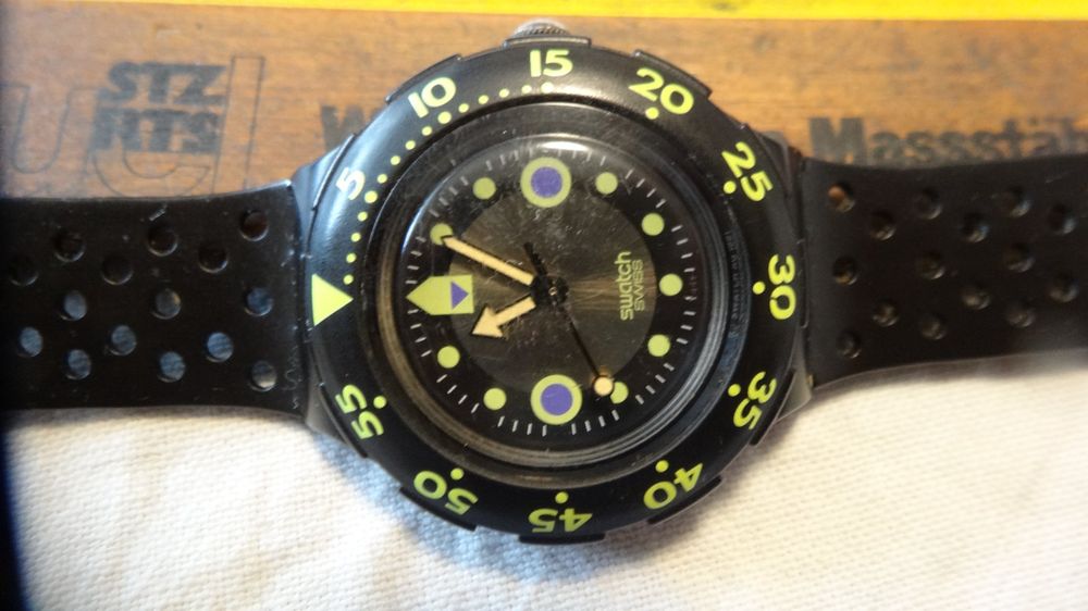 Swatch Montres: S-WATCH  SCHÖNE HERREN UHR,QUARTZ.SCHÖNE FARBE.LÄÜFT – D'occasion à zürich par ahmad01 7