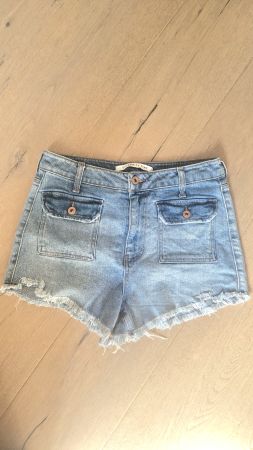Short en jean, taille 29, neuf (jamais porté)