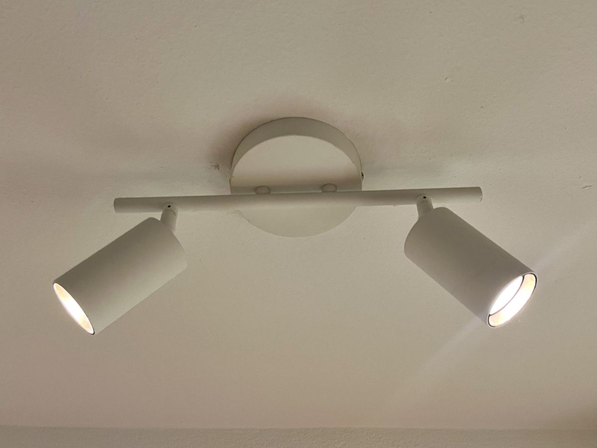 Micasa Kronleuchter & Deckenlampen: Micasa LED Deckenleuchte 2 Spots – Gebraucht aus Zürich von R3nkonsky