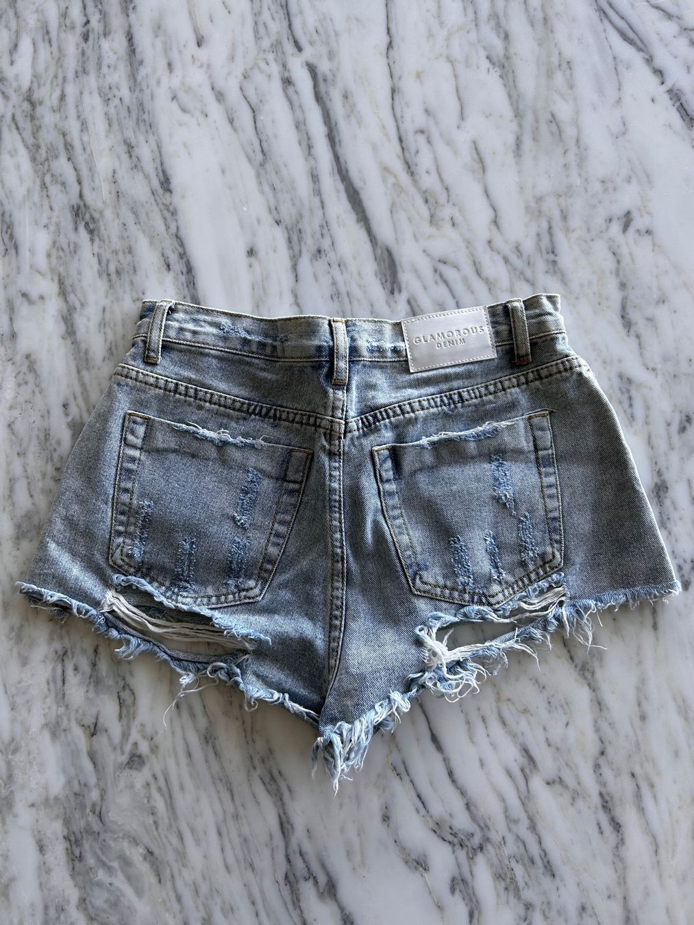 Jeans: Distressed denim shorts – Usato da Wollerau venduto da pri_g786 1