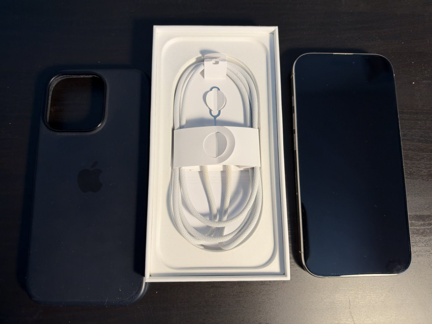Apple Telefoni cellulari / Smartphones: iPhone 16 Pro 256GB Silver – Usato da Zürich venduto da PavloR 8