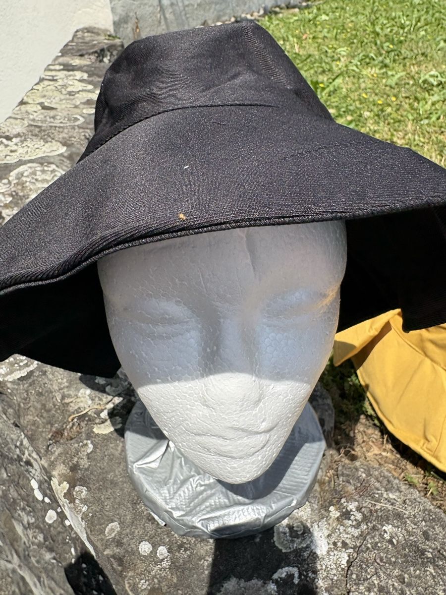 Chapeaux, bonnets & casquettes: Toller Sonnenhut mit Schleife – Neuf avec emballage d'origine à Zürich par venusandmars 2