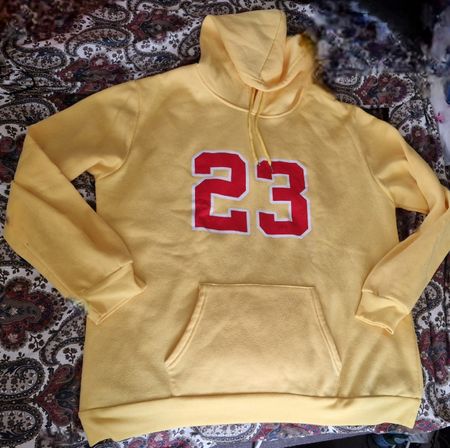 Hoodie/Pulli gelb mit Zahl 23, Grösse XXL