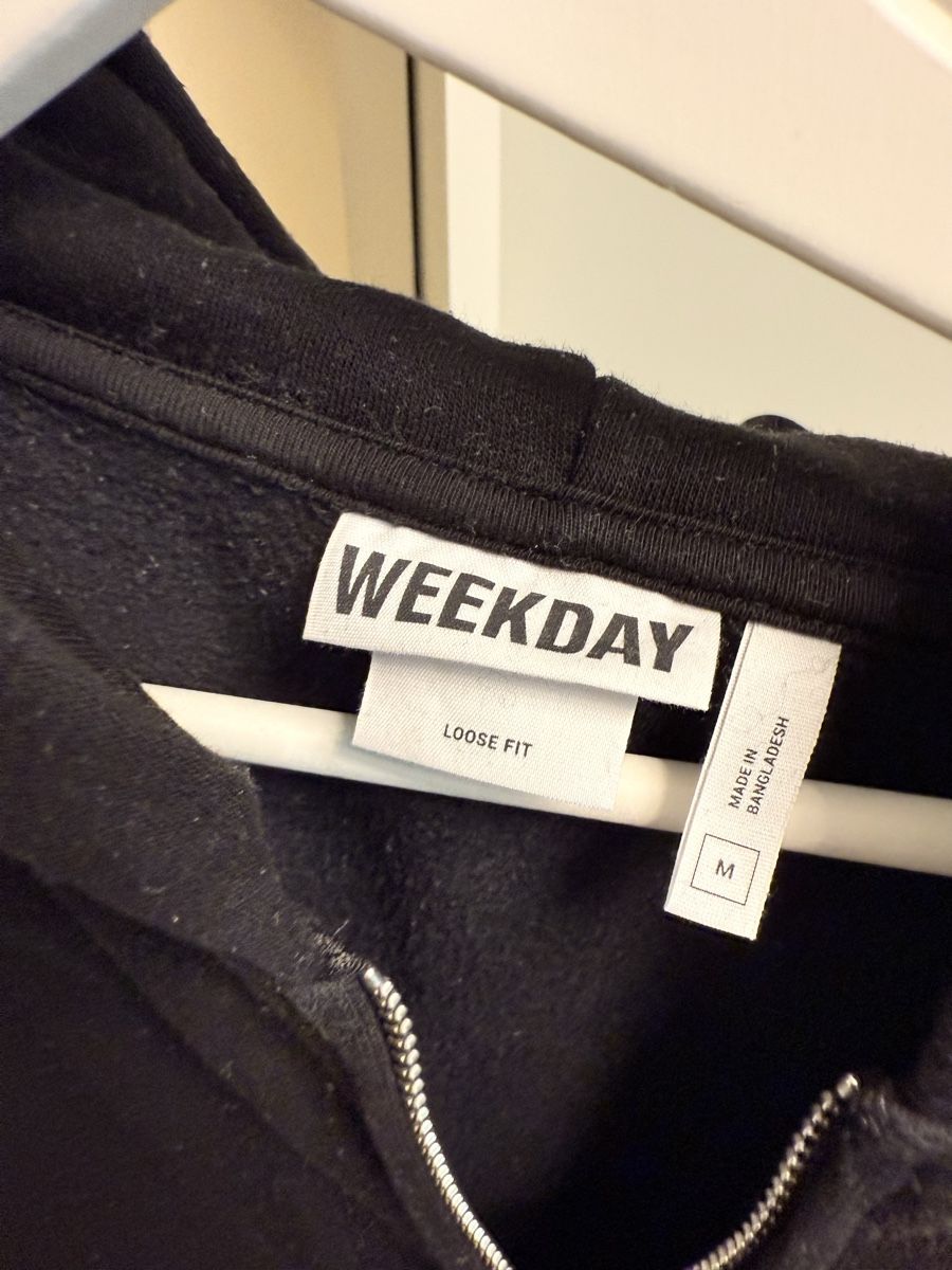 Weekday Maglioni & Felpe: Weekday Sweatjacke Schwarz – Nuovo (secondo la descrizione) da Näfels venduto da sellmemoric 1