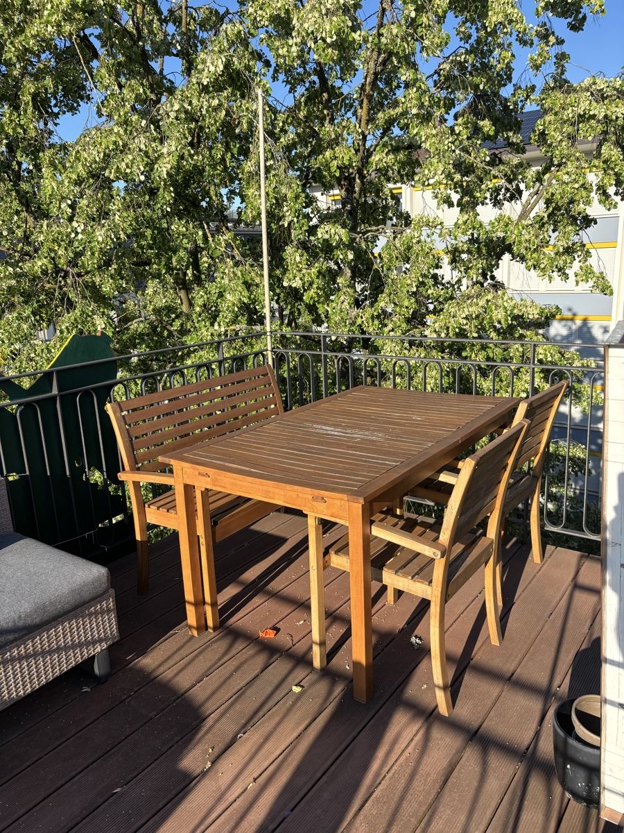 Set di tavolo e panche: Gartenmöbel (Tisch, 2x Stühle, 1x Bank) – Usato da Bern venduto da maetzifaetzi 1