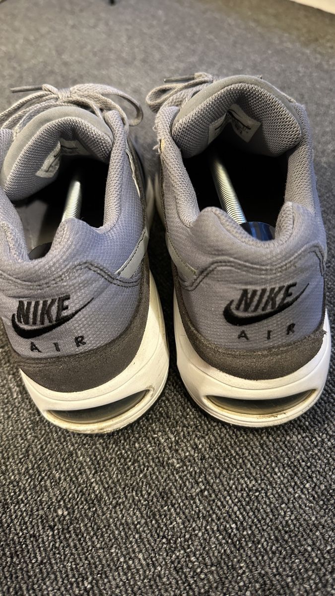 Nike Scarpe da uomo: Nike Air Max Hommes taille 42.5 – Usato da Bulle venduto da LeMoleson 3