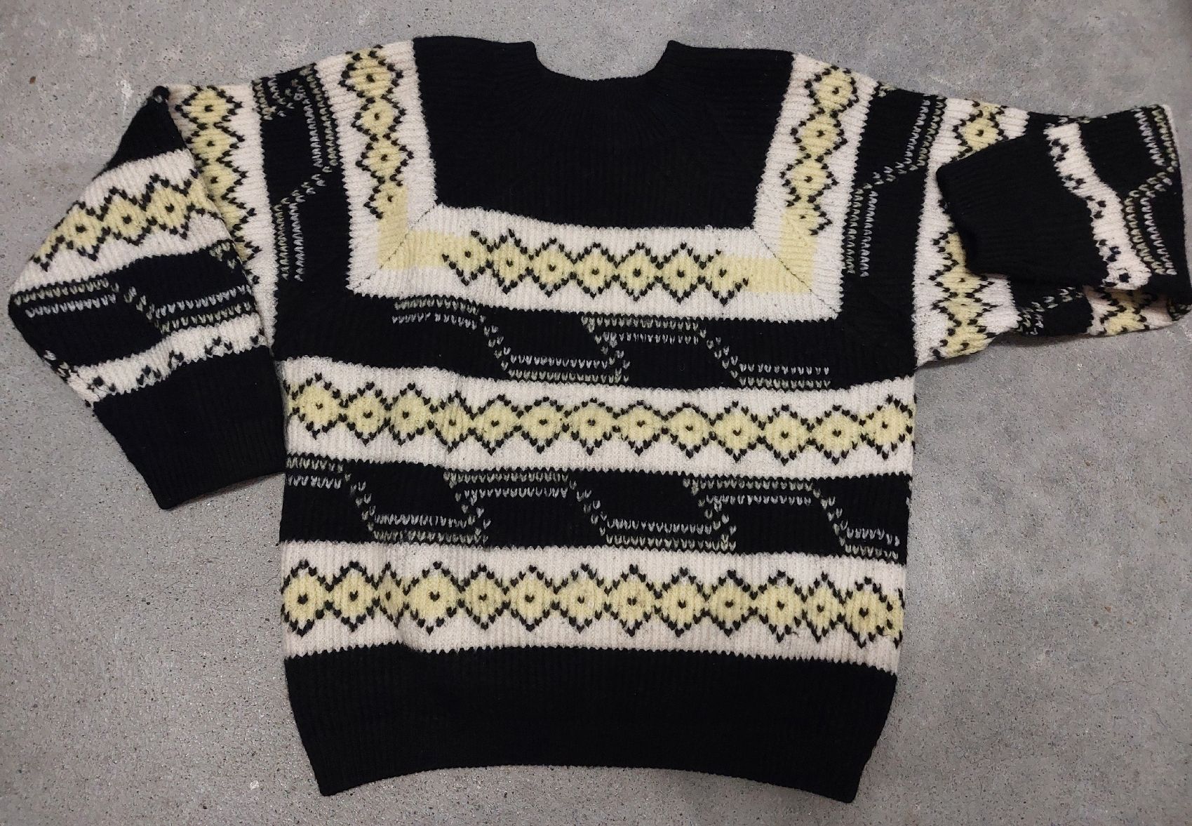 Maglioni & Felpe: Warmer Winter Pullover mit Muster, Grösse M, Top Zustand – Nuovo (secondo la descrizione) da Summaprada venduto da nora014