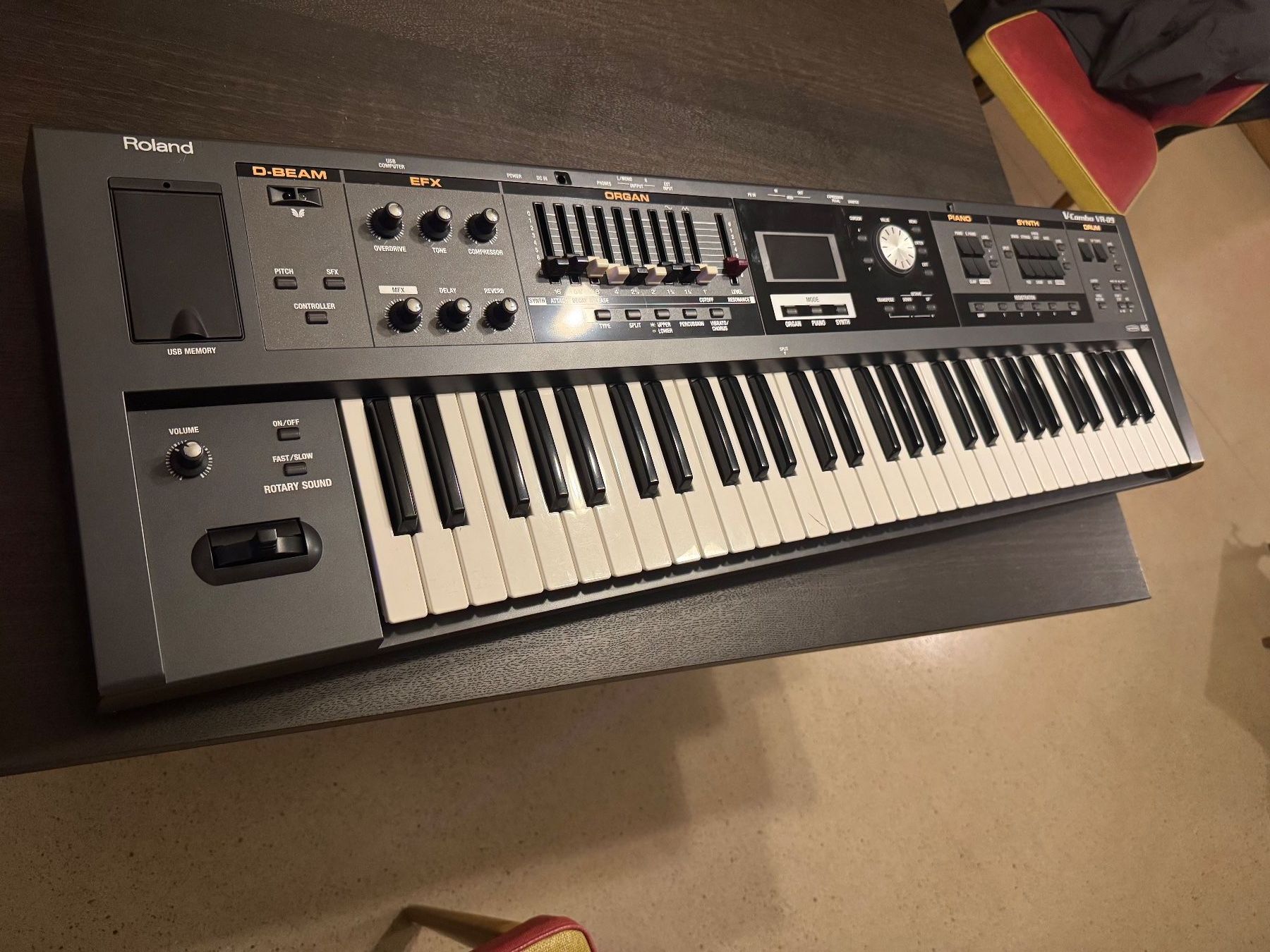 Roland Strumenti musicali: Roland V-Combo VR-09 – Usato da Hendschiken venduto da epstone76