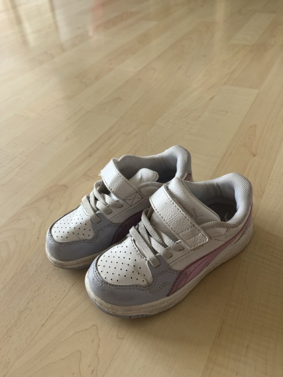 Puma Schuhe für Jungen: Puma, barfussschuhe, grosse 25 – Gebraucht aus Gams von Lena2024