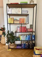 Bücherregal
