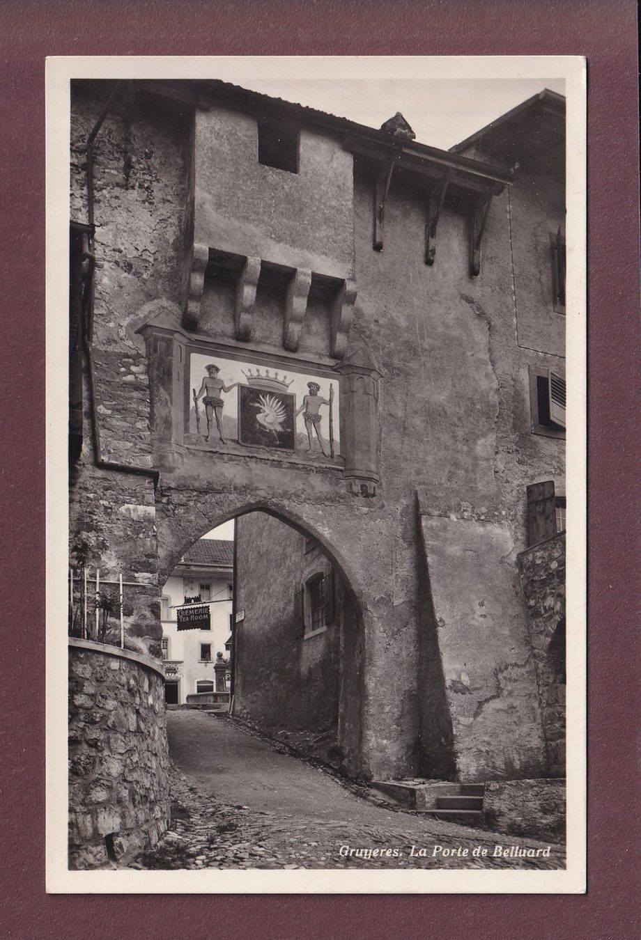 Cartoline postali: GRUYERES - Porte de Belluard – Usato da Pully venduto da nicecards