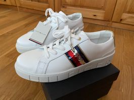 TOMMY HILFIGER SNEAKER, GRÖSSE 42, WEISS