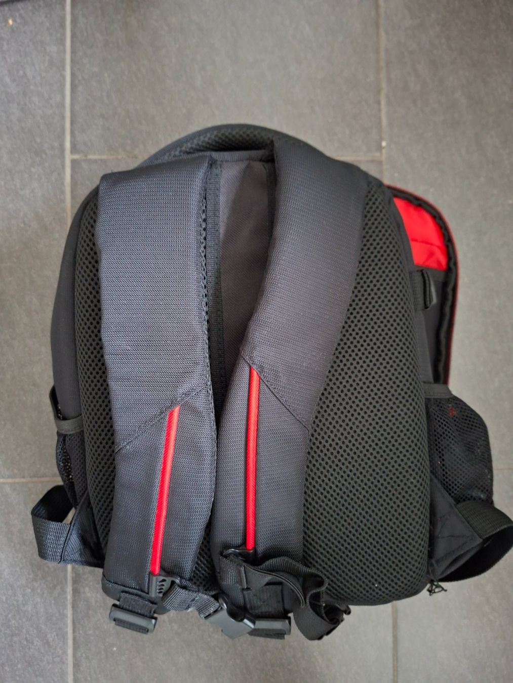 Zaini: Kamerarucksack wie neu mit Regenschutz – Nuovo (secondo la descrizione) da Lyss venduto da toe_68qb 3