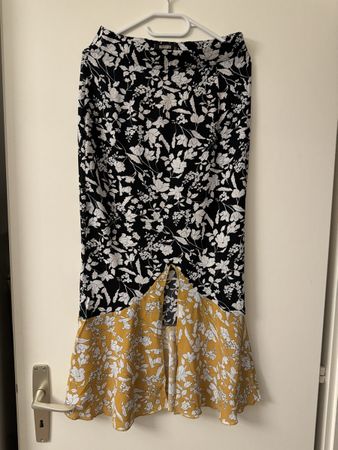 Jupe longue fleurie, idéale pour le printemps! Taille M