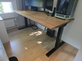 Elektrischer Sitz-Steh-Schreibtisch aus massivem Eichenholz