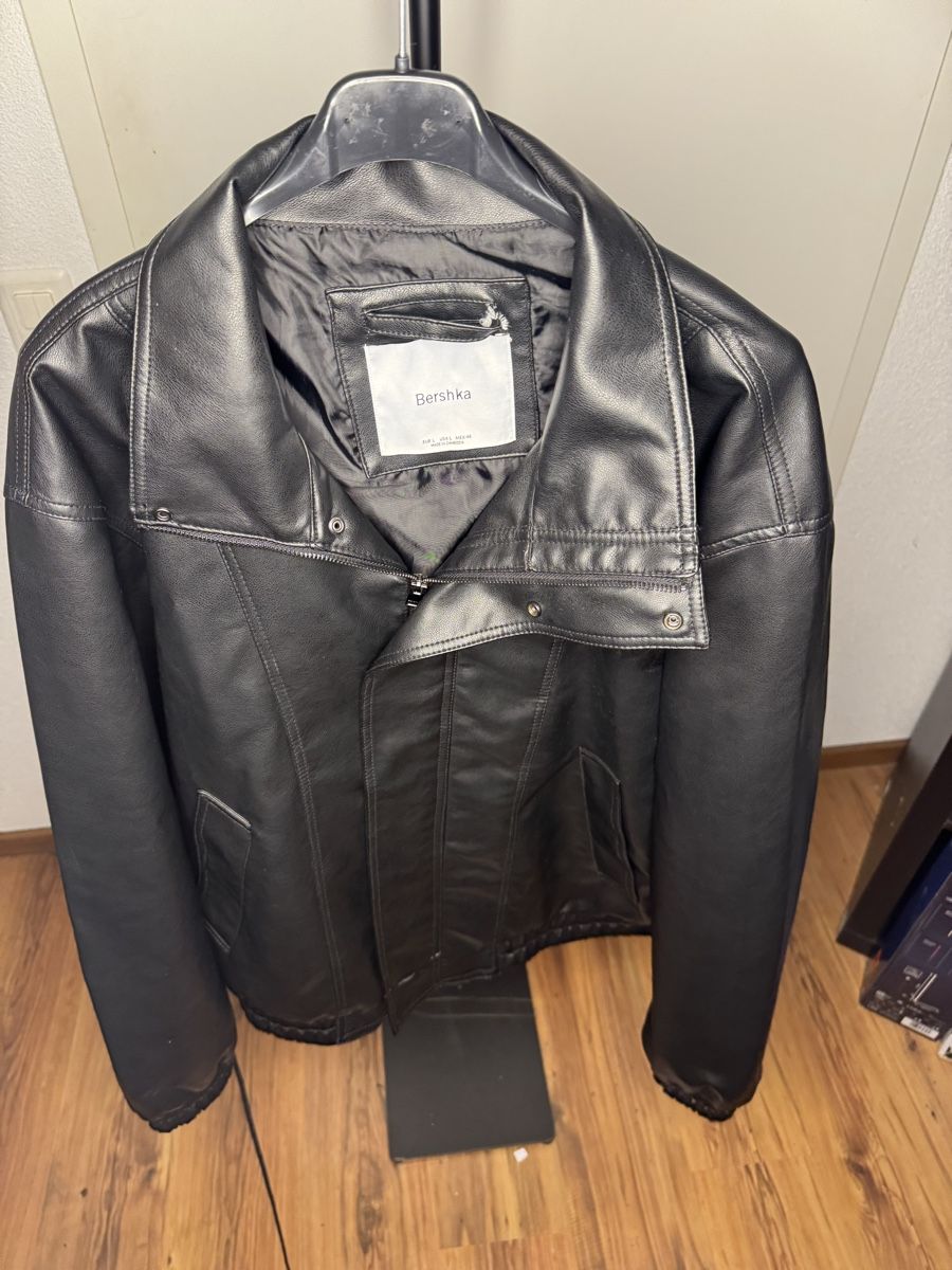 Bershka Giacche: Bershka Lederjacke Schwarz Größe L Biker Style – Usato da Niederrohrdorf venduto da Joel.S01