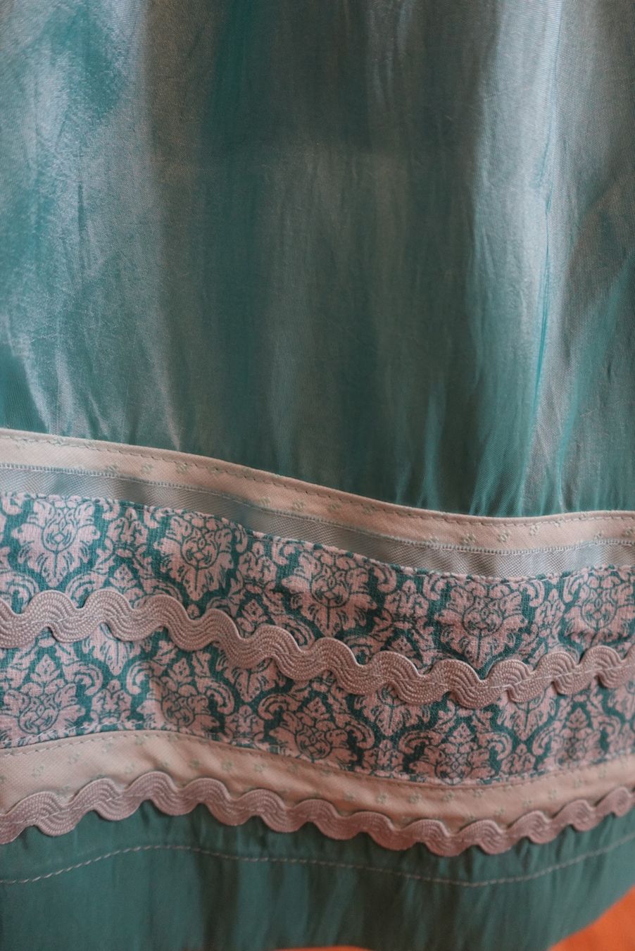 Kostüme: Krüger Dirndl – Neu (gemäss Beschreibung) aus Grüningen von selinasearching 4